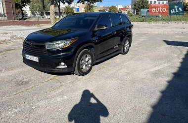Внедорожник / Кроссовер Toyota Highlander 2015 в 