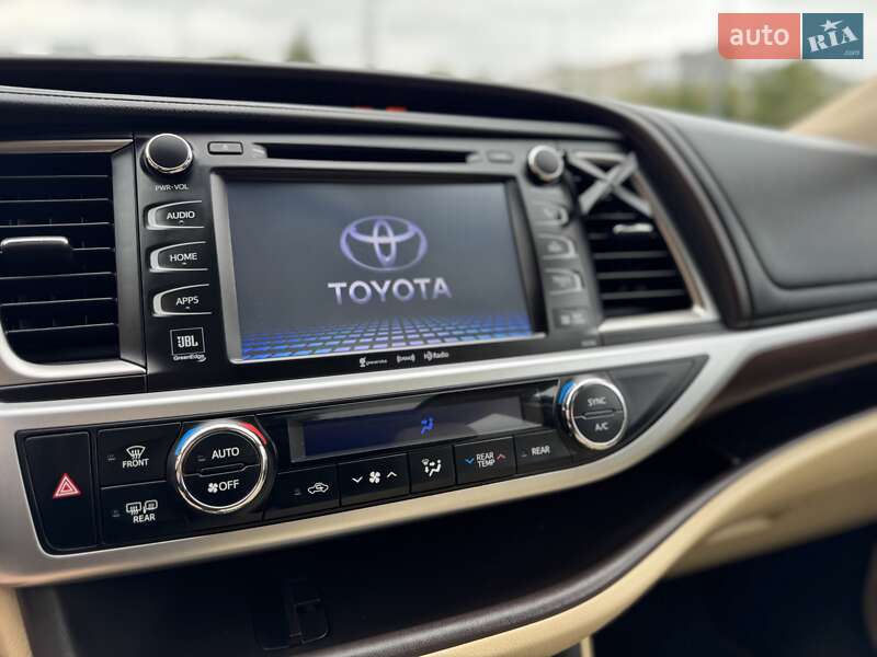 Внедорожник / Кроссовер Toyota Highlander 2015 в Львове фото 15 Внедорожник / Кроссовер Toyota Highlander 2015 в Львове