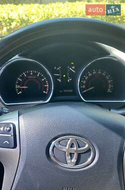 Внедорожник / Кроссовер Toyota Highlander 2013 в 