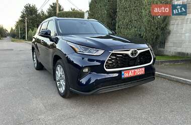 Позашляховик / Кросовер Toyota Highlander 2022 в Києві