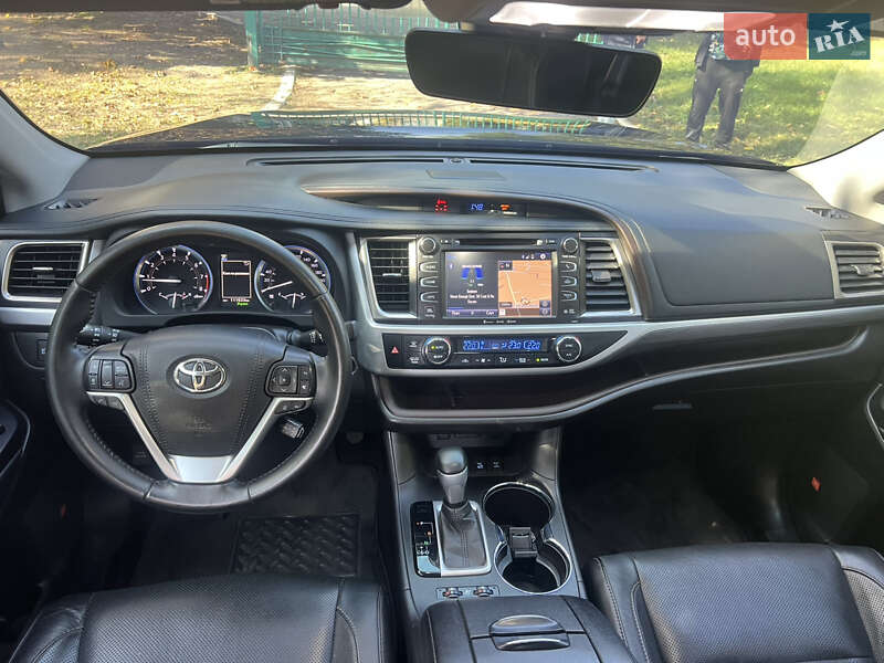 Позашляховик / Кросовер Toyota Highlander 2019 в Харкові