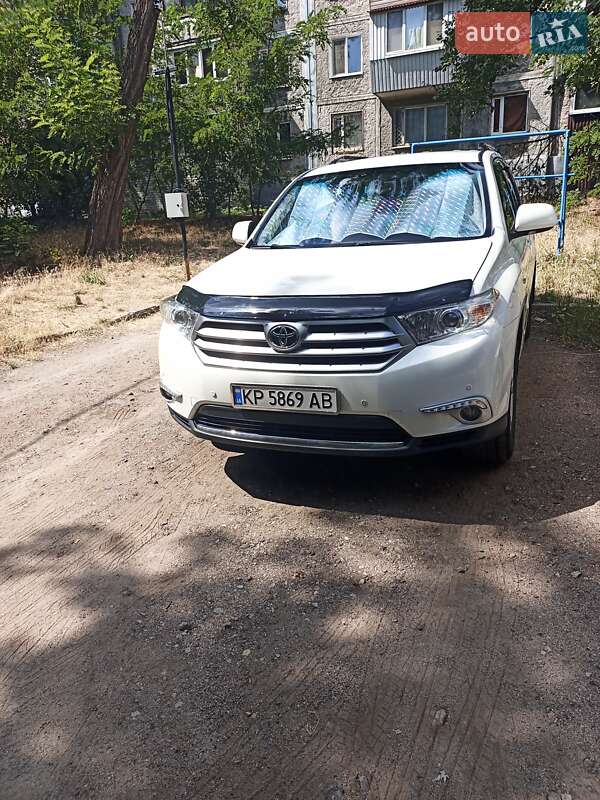 Внедорожник / Кроссовер Toyota Highlander 2011 в Запорожье