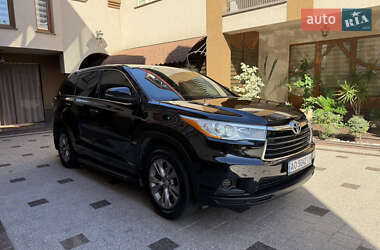 Внедорожник / Кроссовер Toyota Highlander 2014 в 