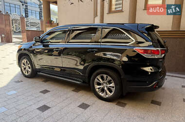 Внедорожник / Кроссовер Toyota Highlander 2014 в 