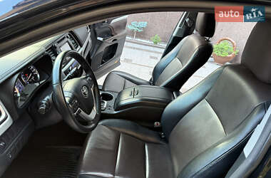 Внедорожник / Кроссовер Toyota Highlander 2014 в 