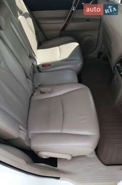 Позашляховик / Кросовер Toyota Highlander 2013 в 