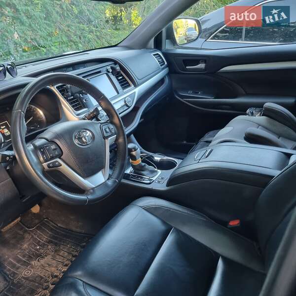Внедорожник / Кроссовер Toyota Highlander 2015 в Киеве
