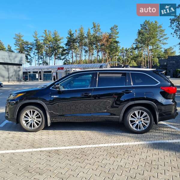 Внедорожник / Кроссовер Toyota Highlander 2015 в Киеве