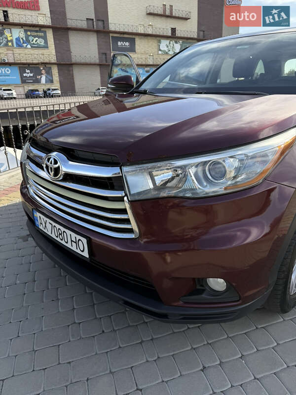 Внедорожник / Кроссовер Toyota Highlander 2015 в Харькове