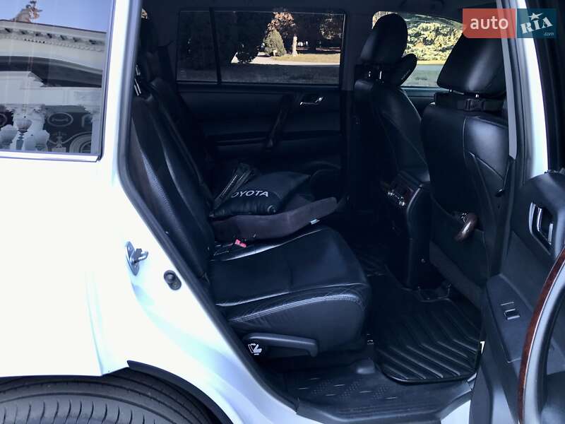 Внедорожник / Кроссовер Toyota Highlander 2010 в Желтых Водах