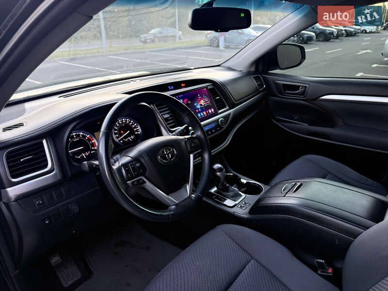 Внедорожник / Кроссовер Toyota Highlander 2016 в Киеве фото 9 Внедорожник / Кроссовер Toyota Highlander 2016 в Киеве