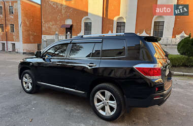 Внедорожник / Кроссовер Toyota Highlander 2013 в 