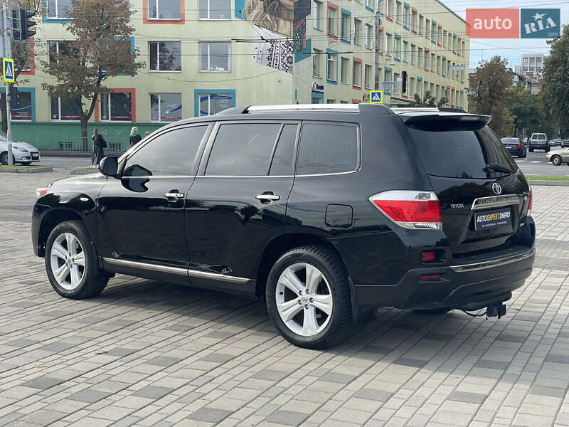 Внедорожник / Кроссовер Toyota Highlander 2013 в Днепре