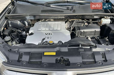 Внедорожник / Кроссовер Toyota Highlander 2013 в 