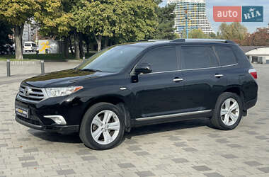 Внедорожник / Кроссовер Toyota Highlander 2013 в 