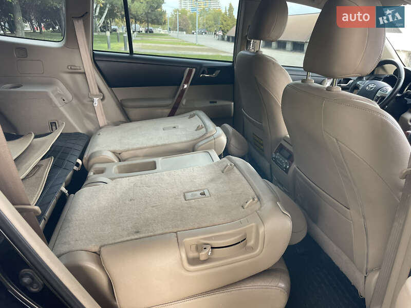 Внедорожник / Кроссовер Toyota Highlander 2013 в Днепре