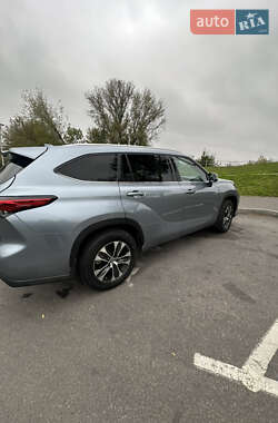 Внедорожник / Кроссовер Toyota Highlander 2020 в 