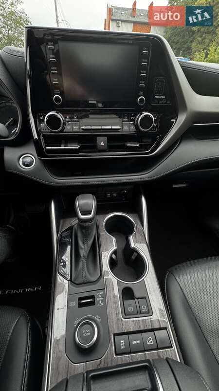 Внедорожник / Кроссовер Toyota Highlander 2020 в Черновцах