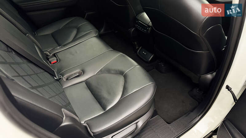 Внедорожник / Кроссовер Toyota Highlander 2020 в Черновцах