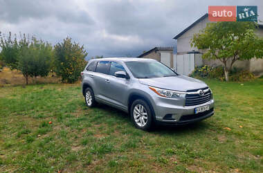 Позашляховик / Кросовер Toyota Highlander 2016 в  фото 3 Позашляховик / Кросовер Toyota Highlander 2016 в