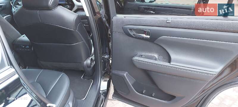 Позашляховик / Кросовер Toyota Highlander 2021 в Києві