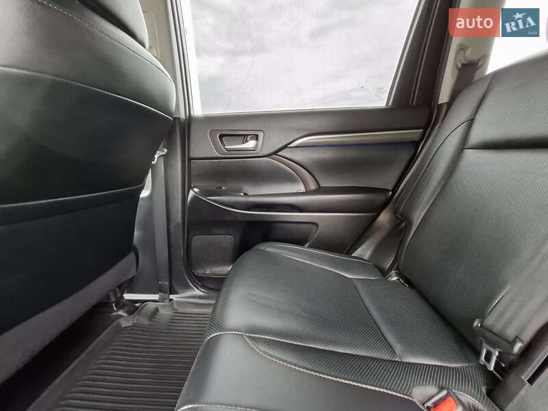 Внедорожник / Кроссовер Toyota Highlander 2019 в Львове фото 4 Внедорожник / Кроссовер Toyota Highlander 2019 в Львове