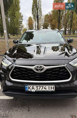 Внедорожник / Кроссовер Toyota Highlander 2020 в Киеве
