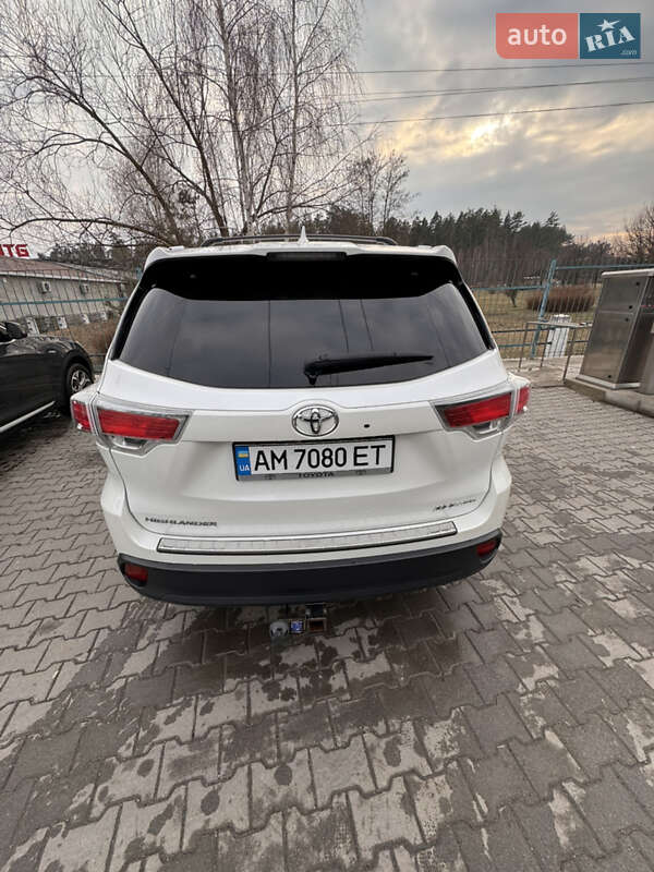 Внедорожник / Кроссовер Toyota Highlander 2016 в Бердичеве фото 6 Внедорожник / Кроссовер Toyota Highlander 2016 в Бердичеве