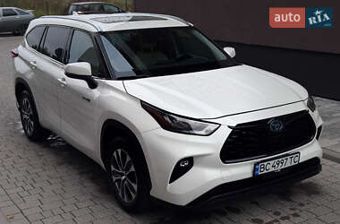Внедорожник / Кроссовер Toyota Highlander 2020 в 