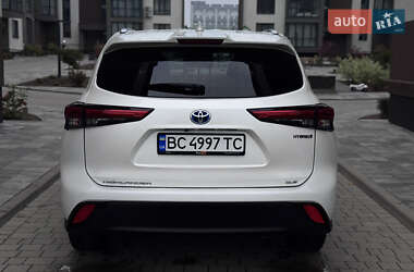 Внедорожник / Кроссовер Toyota Highlander 2020 в 
