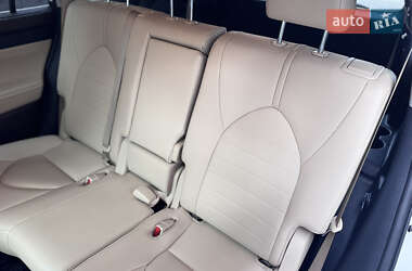 Внедорожник / Кроссовер Toyota Highlander 2020 в 