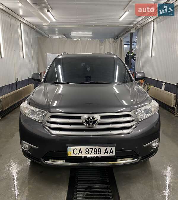 Внедорожник / Кроссовер Toyota Highlander 2013 в Черкассах