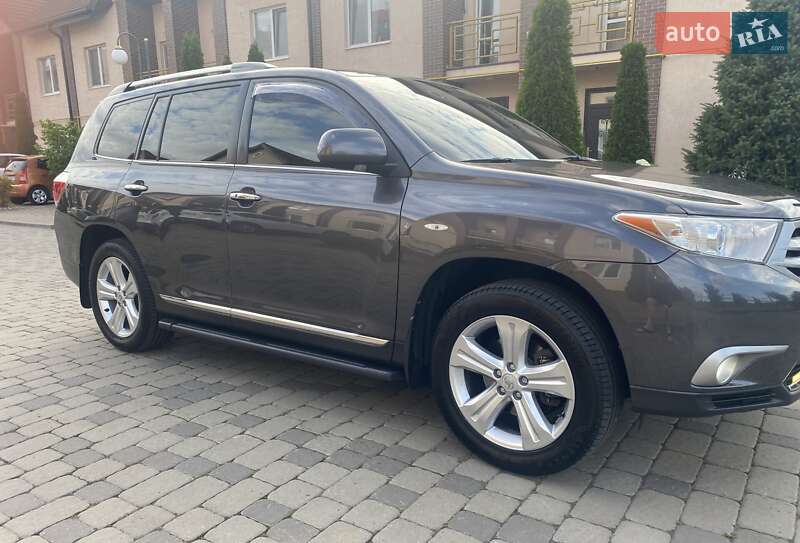 Внедорожник / Кроссовер Toyota Highlander 2013 в Черкассах