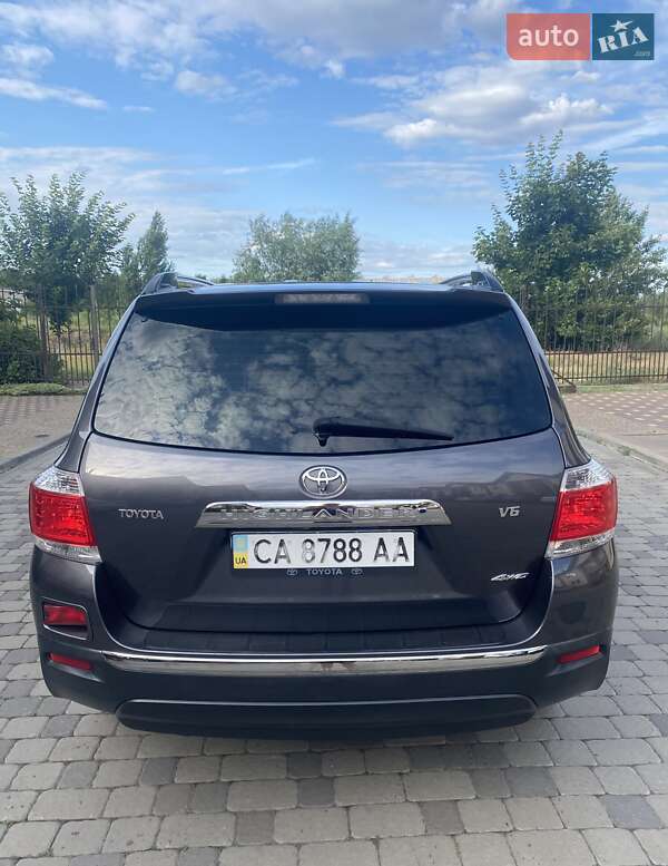 Внедорожник / Кроссовер Toyota Highlander 2013 в Черкассах