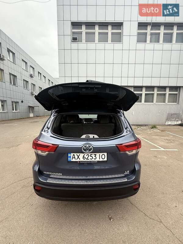 Внедорожник / Кроссовер Toyota Highlander 2017 в Киеве фото 4 Внедорожник / Кроссовер Toyota Highlander 2017 в Киеве