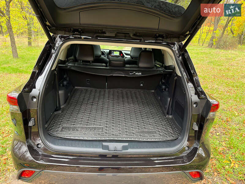 Внедорожник / Кроссовер Toyota Highlander 2022 в Днепре