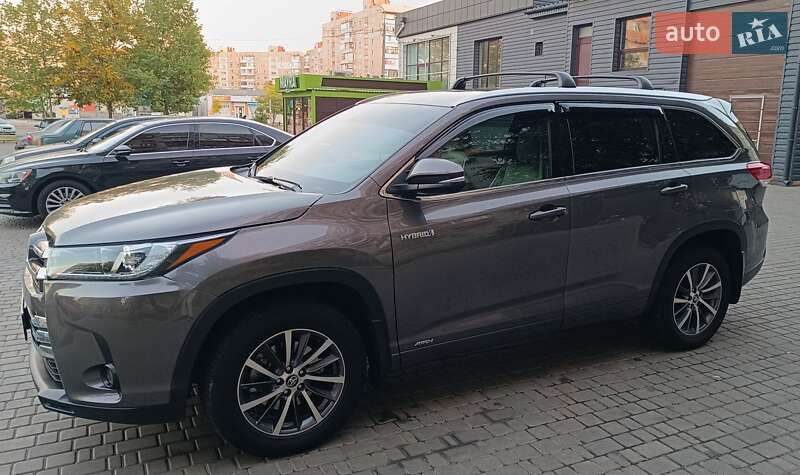 Внедорожник / Кроссовер Toyota Highlander 2017 в Днепре фото 5 Внедорожник / Кроссовер Toyota Highlander 2017 в Днепре