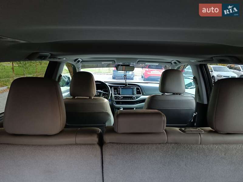 Внедорожник / Кроссовер Toyota Highlander 2017 в Днепре фото 57 Внедорожник / Кроссовер Toyota Highlander 2017 в Днепре