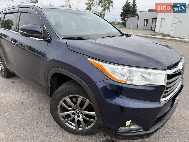 Позашляховик / Кросовер Toyota Highlander 2015 в Переяславі
