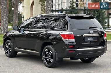 Позашляховик / Кросовер Toyota Highlander 2012 в  фото 11 Позашляховик / Кросовер Toyota Highlander 2012 в