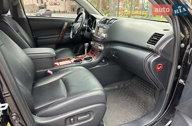 Позашляховик / Кросовер Toyota Highlander 2012 в  фото 26 Позашляховик / Кросовер Toyota Highlander 2012 в