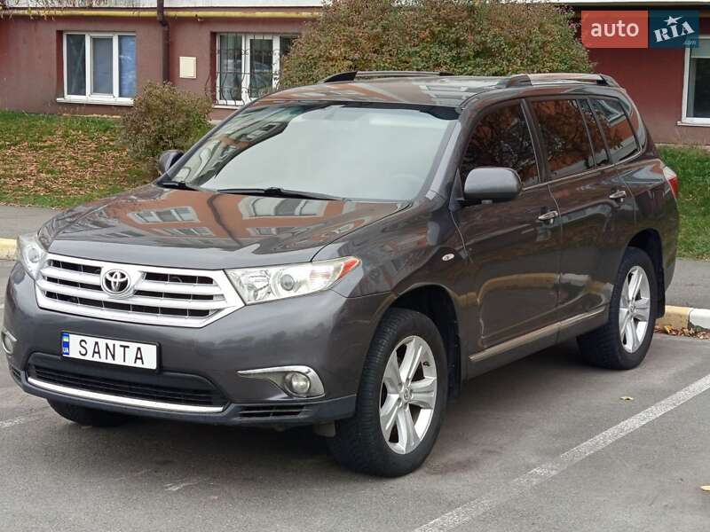 Внедорожник / Кроссовер Toyota Highlander 2011 в Буче