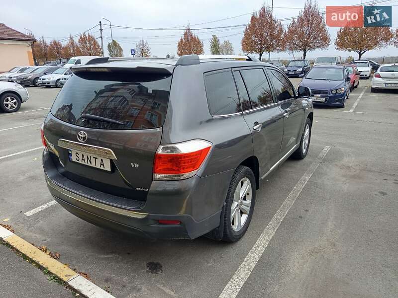 Внедорожник / Кроссовер Toyota Highlander 2011 в Буче