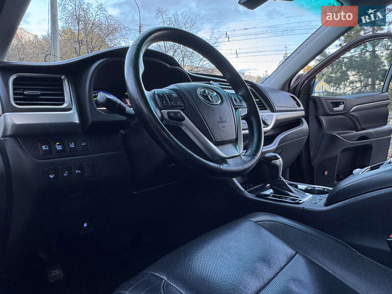 Позашляховик / Кросовер Toyota Highlander 2015 в Хмельницькому