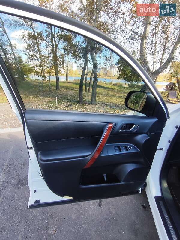 Внедорожник / Кроссовер Toyota Highlander 2010 в Киеве фото 11 Внедорожник / Кроссовер Toyota Highlander 2010 в Киеве