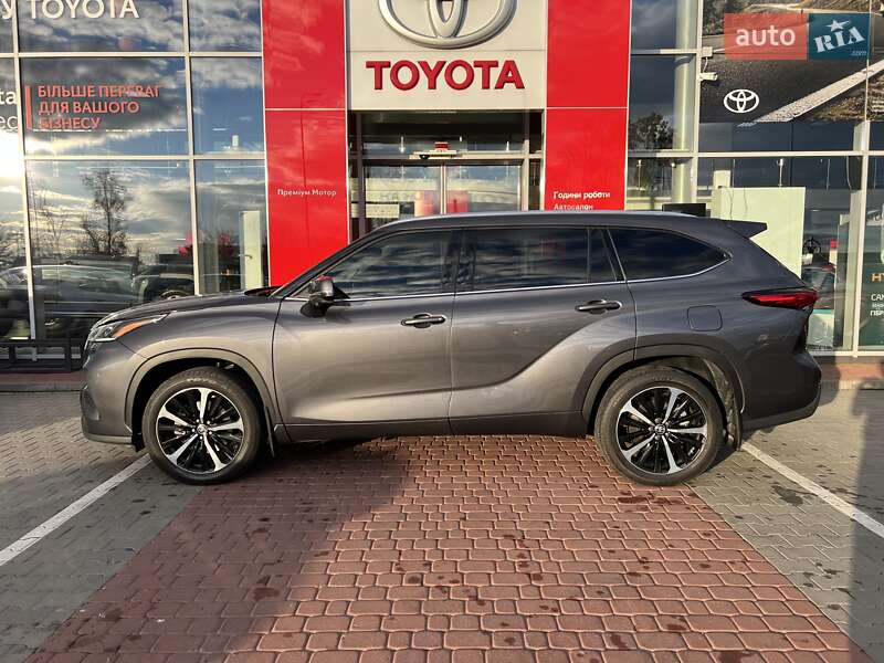 Позашляховик / Кросовер Toyota Highlander 2022 в Вінниці