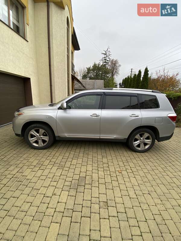 Внедорожник / Кроссовер Toyota Highlander 2012 в Черкассах