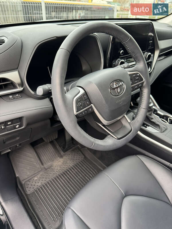Внедорожник / Кроссовер Toyota Highlander 2024 в Киеве