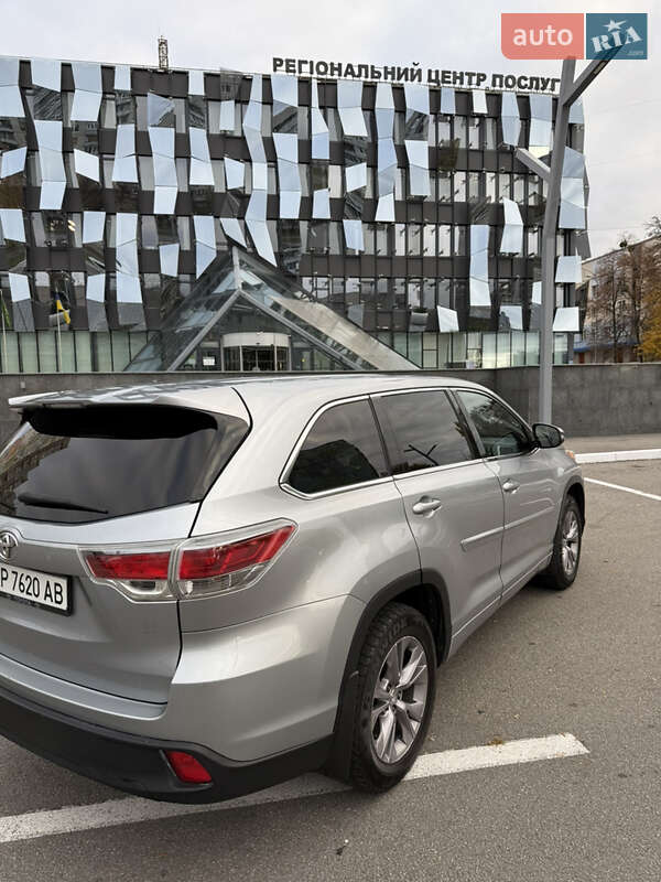 Внедорожник / Кроссовер Toyota Highlander 2014 в Харькове фото 15 Внедорожник / Кроссовер Toyota Highlander 2014 в Харькове