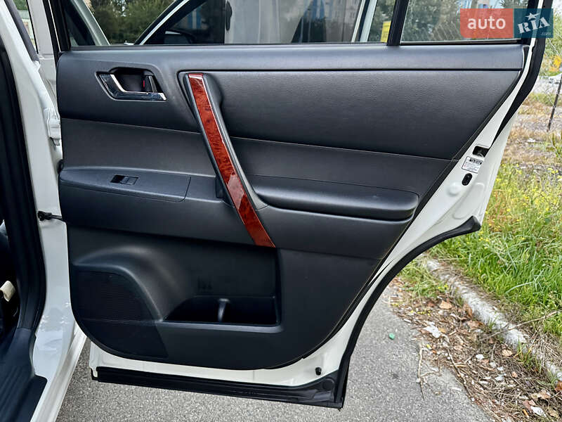 Внедорожник / Кроссовер Toyota Highlander 2012 в Киеве фото 27 Внедорожник / Кроссовер Toyota Highlander 2012 в Киеве